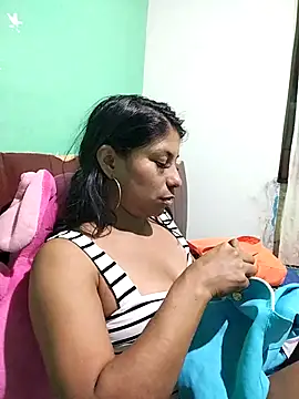 Snapshot of AnggelicaSwan21 chatting on November 2, 1:10 am AnggelicaSwan21 online show from November 2, 1:10 am