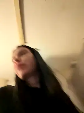 valentinalamont online show from October 9, 3:40 am