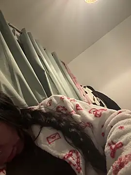 valentinalamont online show from January 14, 11:41 pm