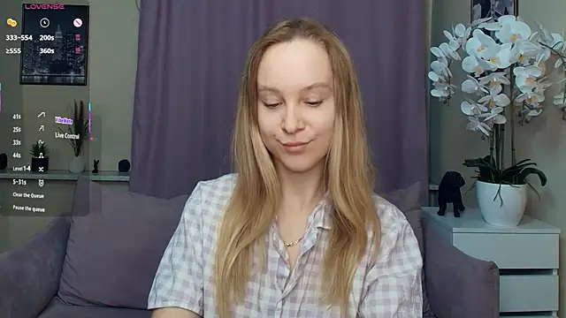 SoonMoor online show from March 15, 6:37 pm