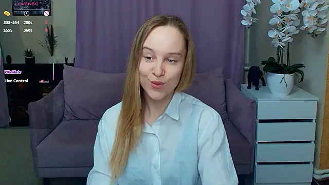 SoonMoor online show from March 26, 6:39 pm