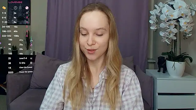 SoonMoor online show from March 4, 7:21 pm