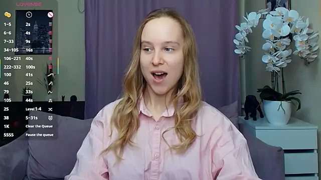 SoonMoor online show from March 29, 6:42 pm