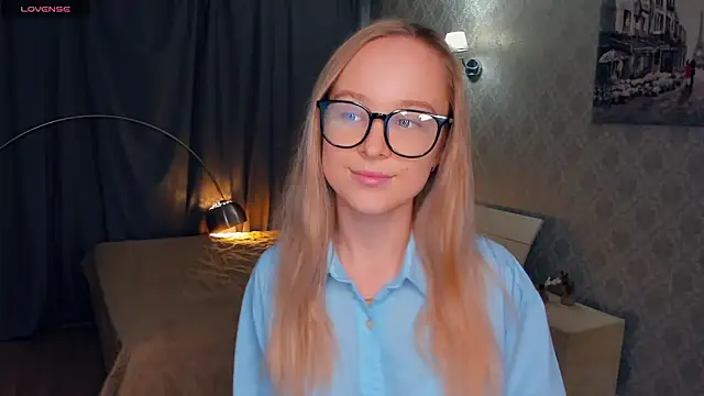 SoonMoor online show from November 14, 6:11 pm