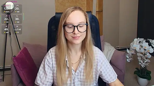 SoonMoor online show from December 4, 7:02 pm