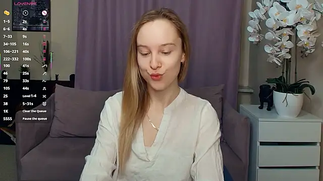 SoonMoor online show from March 6, 6:47 pm