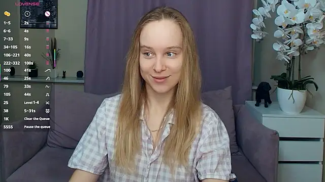 SoonMoor online show from March 20, 6:53 pm