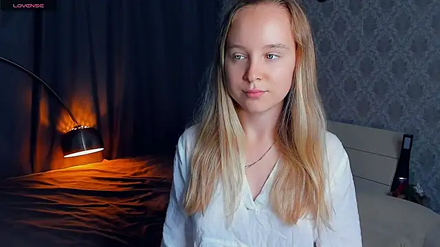 SoonMoor online show from September 17, 5:04 pm