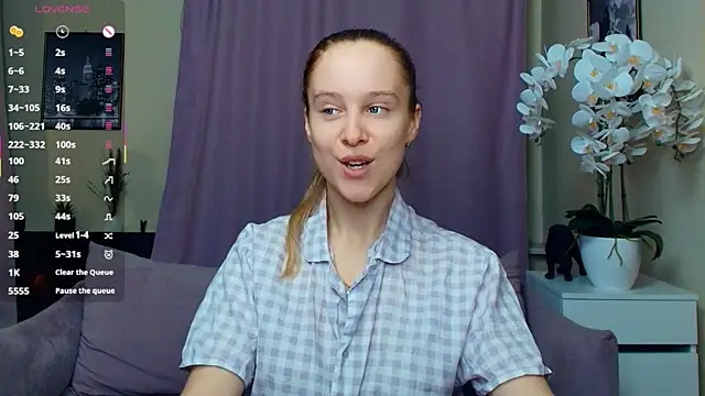 SoonMoor online show from April 5, 7:31 pm