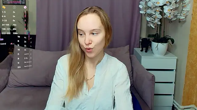 Snapshot of SoonMoor chatting on January 31, 7:12 pm SoonMoor online show from January 31, 7:12 pm