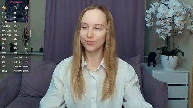 SoonMoor online show from March 17, 6:44 pm