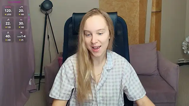 SoonMoor online show from December 17, 6:57 pm