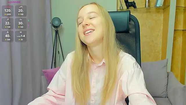 SoonMoor online show from November 24, 7:03 pm