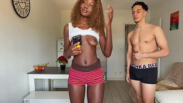 Snapshot of ebonysweetyy chatting on April 19, 1:34 pm ebonysweetyy online show from April 19, 1:34 pm