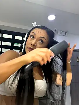 Snapshot of TiffanyyLam chatting on September 30, 11:27 am TiffanyyLam online show from September 30, 11:27 am