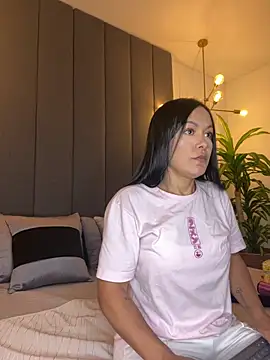 Snapshot of TiffanyyLam chatting on September 25, 1:06 pm TiffanyyLam online show from September 25, 1:06 pm