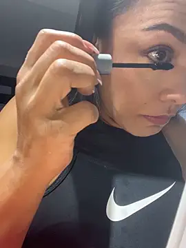 Snapshot of TiffanyyLam chatting on September 12, 11:10 am TiffanyyLam online show from September 12, 11:10 am