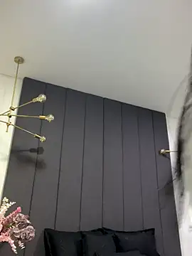 Snapshot of TiffanyyLam chatting on October 11, 11:33 am TiffanyyLam online show from October 11, 11:33 am