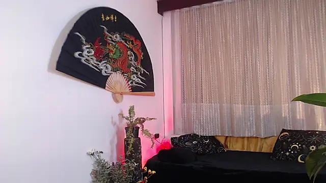 Ellyuwuw online show from April 8, 2:35 am