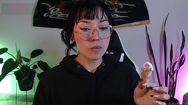 Ellyuwuw online show from January 8, 11:22 pm