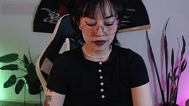 Ellyuwuw online show from January 10, 11:22 pm