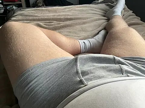 NathNaughtyy online show from April 13, 5:50 pm