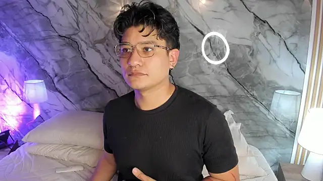 Snapshot of Dante_Callahan chatting on November 15, 8:13 pm Dante Callahan online show from November 15, 8:13 pm