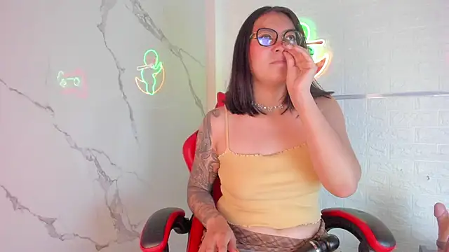 LolaXXXperience online show from October 22, 11:42 am