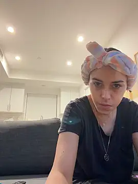 Snapshot of aurorasparkles chatting on November 14, 1:26 pm aurorasparkles online show from November 14, 1:26 pm