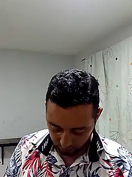 angelitocalientico online show from October 26, 12:00 am