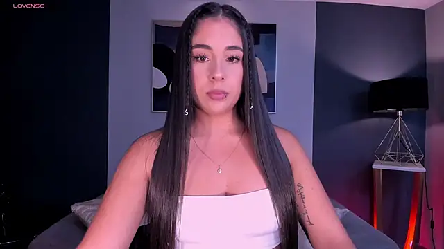 Snapshot of SussyBellX chatting on October 21, 8:19 pm SussyBellX online show from October 21, 8:19 pm