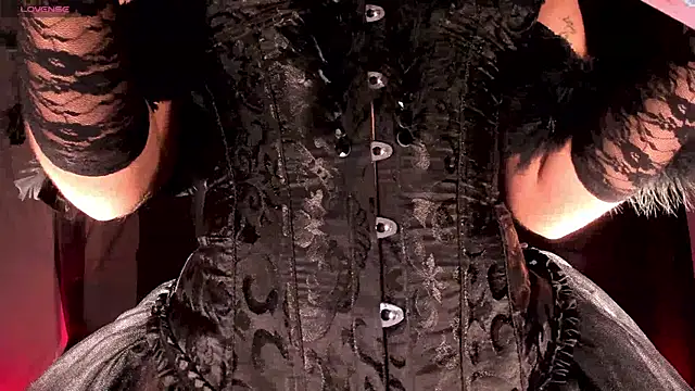 Snapshot of SussyBellX chatting on October 22, 9:46 pm SussyBellX online show from October 22, 9:46 pm