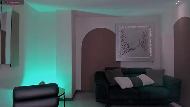 Snapshot of SussyBellX chatting on November 5, 7:39 pm SussyBellX online show from November 5, 7:39 pm