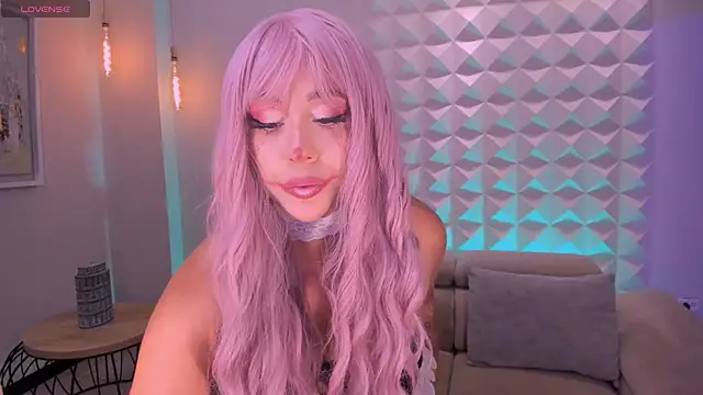 Snapshot of SussyBellX chatting on October 30, 9:11 pm SussyBellX online show from October 30, 9:11 pm