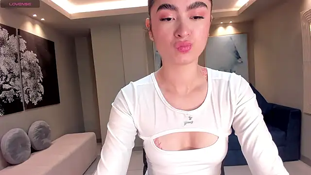 LucyWeiss  online show from October 13, 9:16 pm