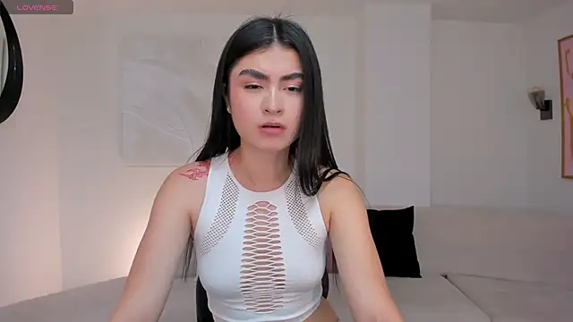 LucyWeiss  online show from October 2, 8:01 pm