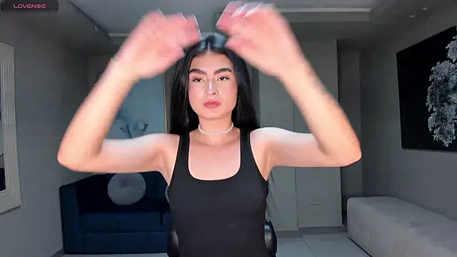 LucyWeiss  online show from September 24, 8:15 pm