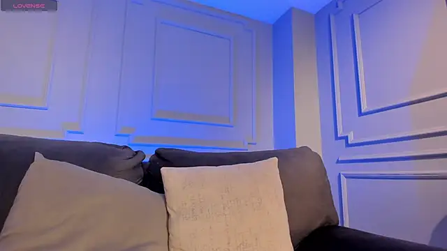 LucyWeiss  online show from October 15, 7:44 pm