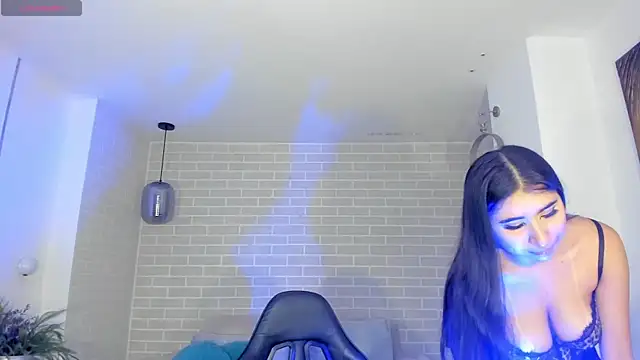 Snapshot of MayaMoretti_ chatting on June 21, 6:25 pm MayaMoretti online show from June 21, 6:25 pm