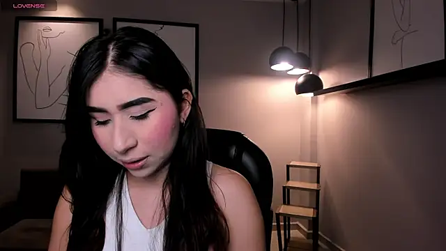 Snapshot of MayaMoretti_ chatting on November 8, 3:21 am MayaMoretti online show from November 8, 3:21 am