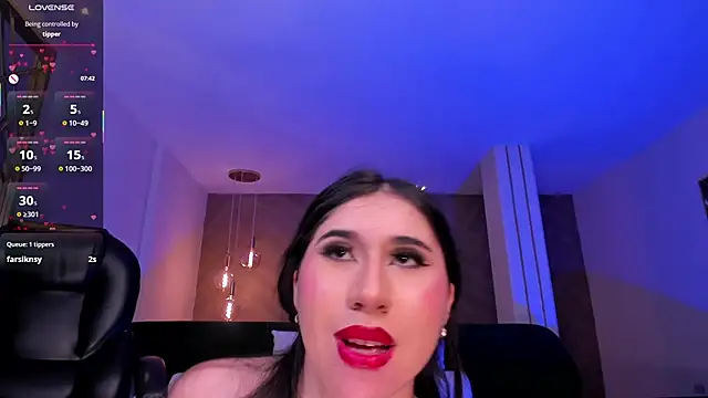 MayaMoretti  online show from April 16, 9:39 pm