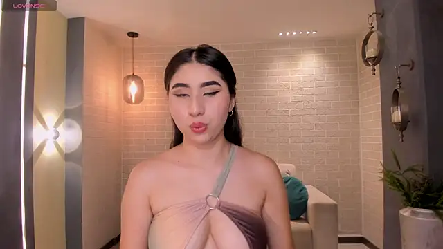 MayaMoretti  online show from September 27, 3:45 am