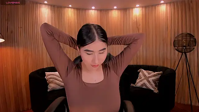 MayaMoretti  online show from February 16, 5:28 am