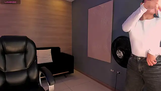 NinaBlum online show from October 1, 3:11 am