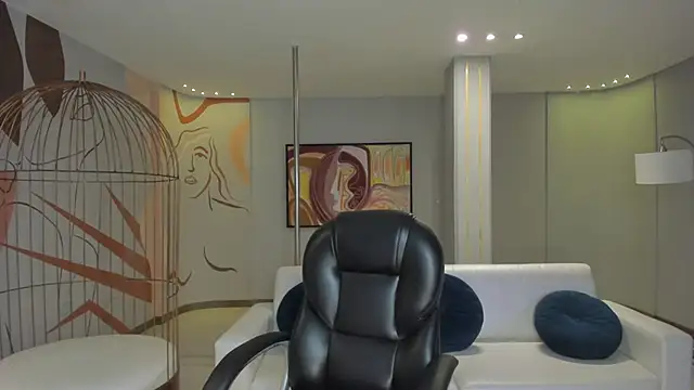 NinaBlum online show from October 24, 3:27 am