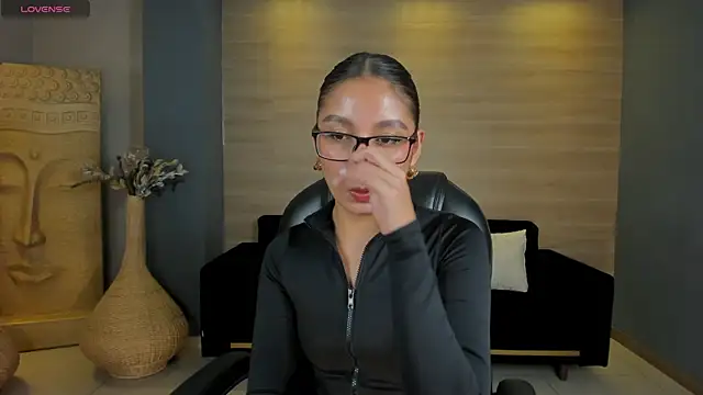 NinaBlum online show from November 12, 3:21 am