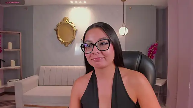 NinaBlum online show from November 11, 2:28 am