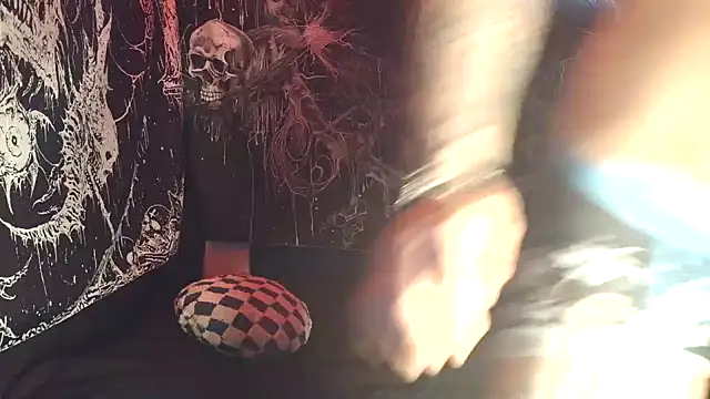 Snapshot of silversage92 chatting on October 18, 9:06 pm silversage92 online show from October 18, 9:06 pm