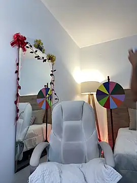 GinebraBrown online show from December 13, 8:04 pm