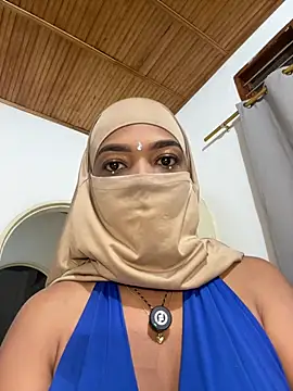 Snapshot of Yuli_arabic chatting on May 19, 8:16 pm Yuli arabic online show from May 19, 8:16 pm
